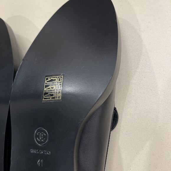 Chanel Moccasins 41 Fall-Winter 2024/25 Pre Collection Black Calfskin $1425 READ - Picture 7 of 9